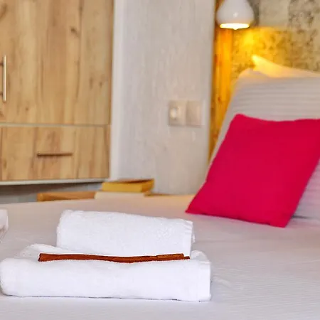Cleopatra Apartahotel